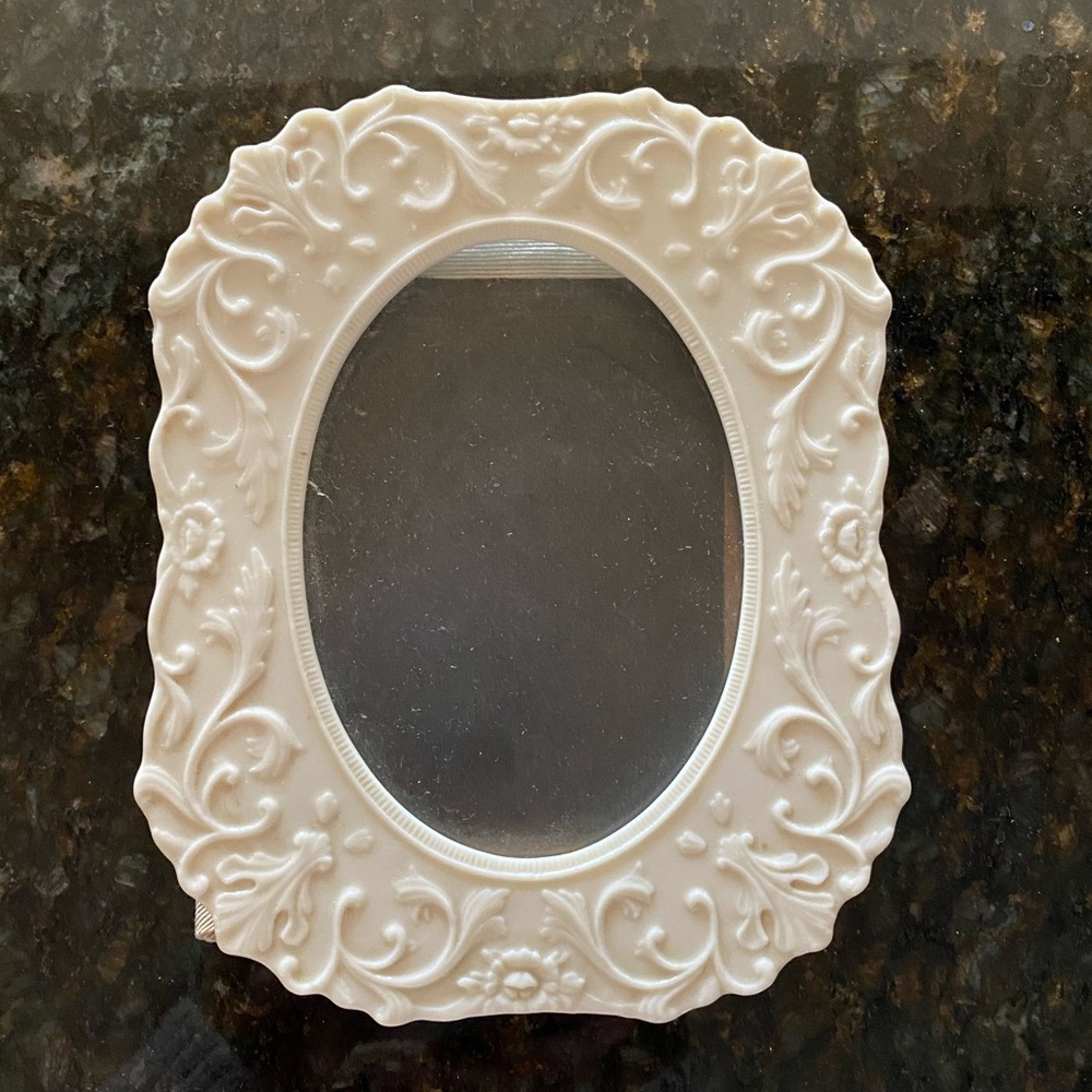 Lenox Oval Picture Frame